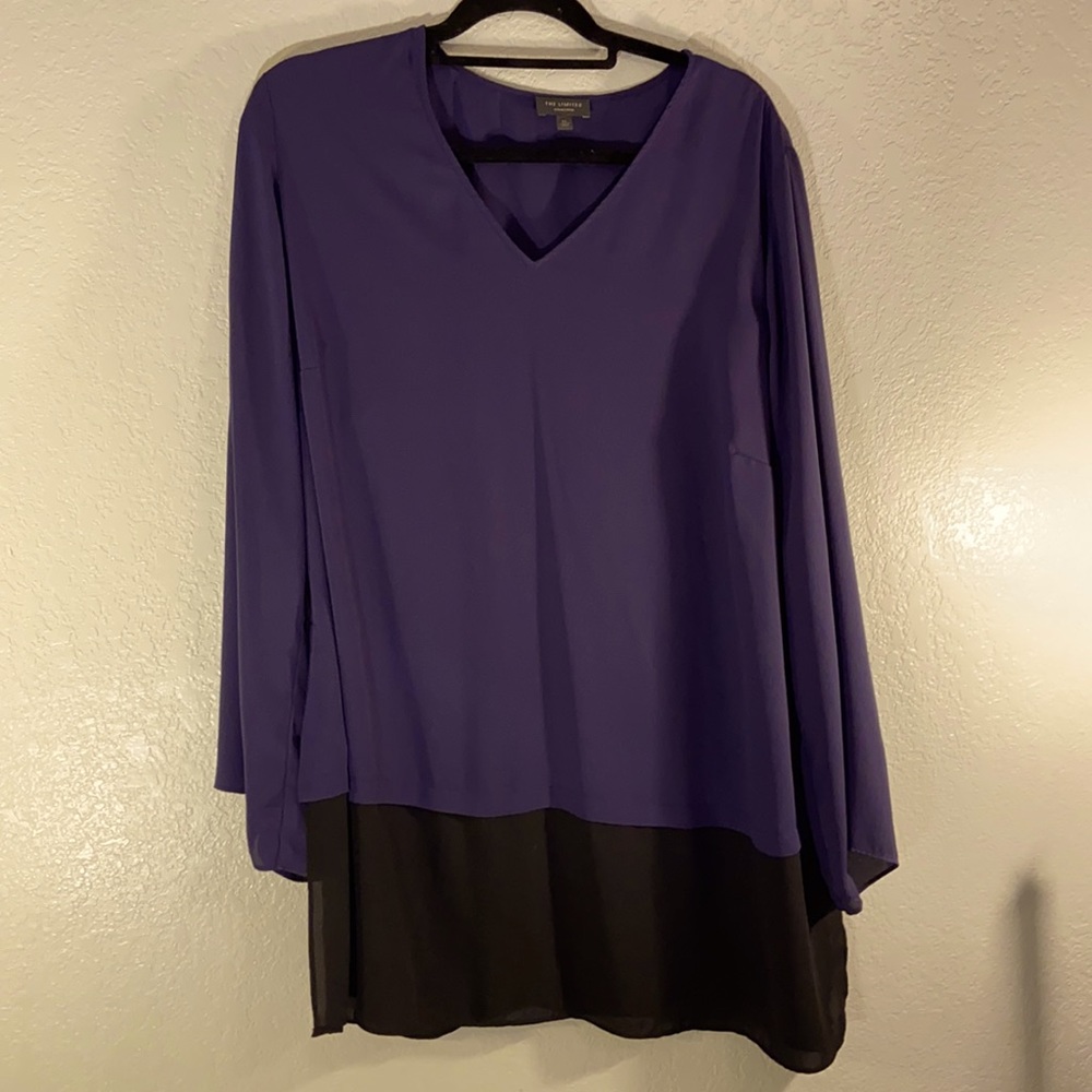 The Limited Flowing Navy and Black Top, V-Neck, Professional 1X